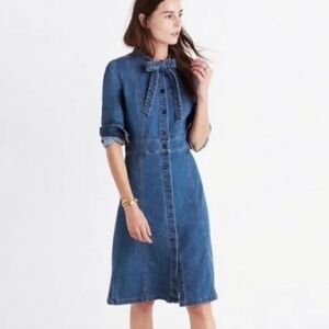 Madewell Tie-front Button Down Denim Dress Size 4 Like New